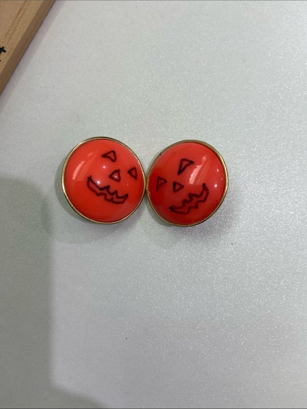 VTG Trifari Bright Orange Jack-O'-Lantern Dome Clip Earrings